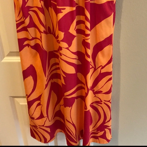 H&M midi length v-neck sleeveless dress - Picture 4 of 4